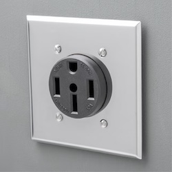 240V plug (e.g. NEMA 14-50)